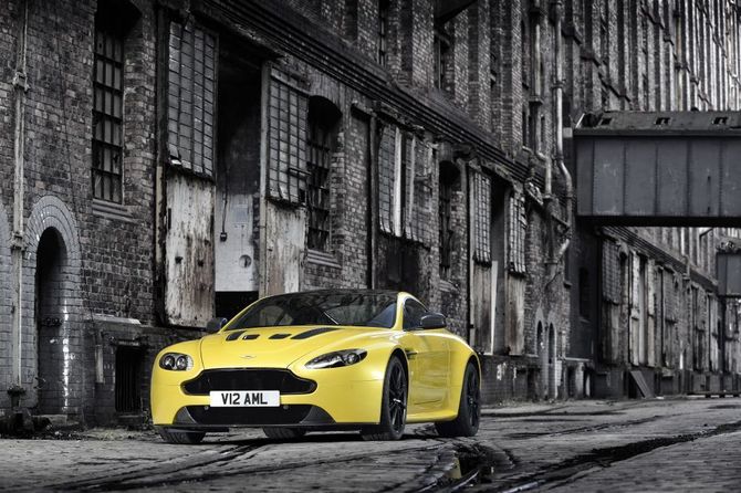 Aston Martin V12 Vantage S Aston Martin V12 Vantage S