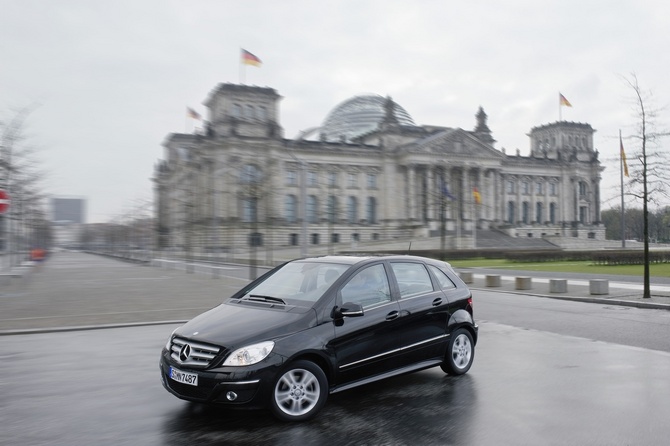 Mercedes-Benz B 160 Auto (FL) Mercedes-Benz B 160 Auto (FL)