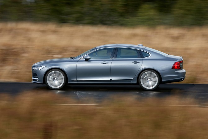 Volvo S90 D4 Momentum Volvo S90 D4 Momentum