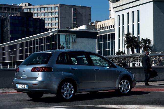 Fiat Croma 2.4 Multijet 20v Automatic Fiat Croma 2.4 Multijet 20v Automatic