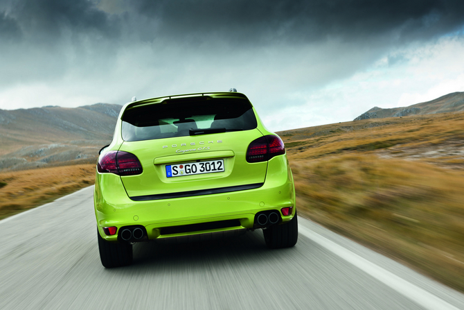 No ciclo combinado o Cayenne GTS apresenta um consumo de combustível de 10.7l/100km No ciclo combinado o Cayenne GTS apresenta um consumo de combustível de 10.7l/100km