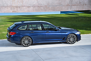 The 540i xDrive is the fastest version at launch and can reach the 100km/h mark in 5.1 seconds
