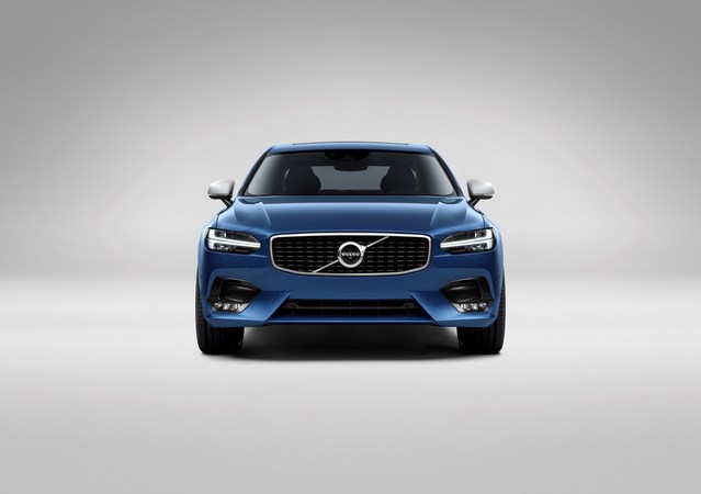 Volvo S90 D4 R-Design Volvo S90 D4 R-Design