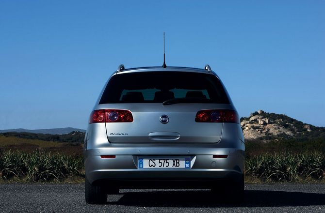 Fiat Croma 2.2 MPI 16v Automatic Fiat Croma 2.2 MPI 16v Automatic