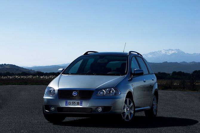 Fiat Croma 2.2 MPI 16v Automatic Fiat Croma 2.2 MPI 16v Automatic