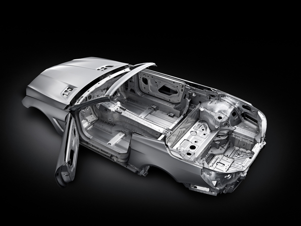 Mercedes Teases Next-Gen SL by Showing Off Its Features Mercedes Teases Next-Gen SL by Showing Off Its Features