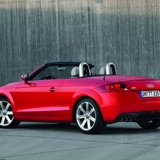 Audi TT Roadster 2.0 TFSI 211 S line Audi TT Roadster 2.0 TFSI 211 S line