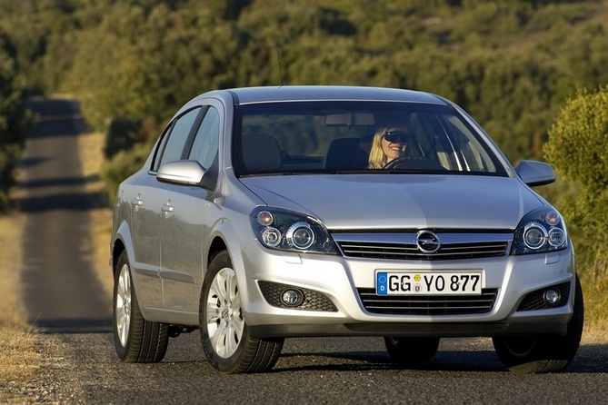 Opel Astra Sedan 1.3 CDTI Opel Astra Sedan 1.3 CDTI
