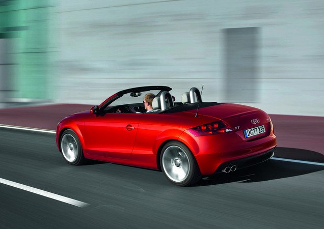 Audi TT Roadster 2.0 TFSI 272 S line Audi TT Roadster 2.0 TFSI 272 S line