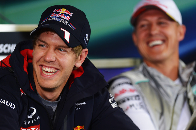 Vettel desceu para o terceiro lugar do campeonato enquanto que Alonso se mantém líder com uma vantagem de 42 pontos Vettel desceu para o terceiro lugar do campeonato enquanto que Alonso se mantém líder com uma vantagem de 42 pontos