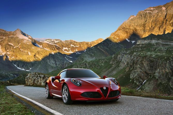 A Alfa Romeo quer que o 4C seja o símbolo da recuperação da marca A Alfa Romeo quer que o 4C seja o símbolo da recuperação da marca