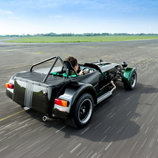 A edição especial, limitada a 10 unidades, que vai ser vendida exclusivamente no Japão, é baseada no Caterham Seven 250 R de 125cv