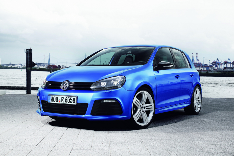 Volkswagen Golf R DSG 3 photos and 87 specs