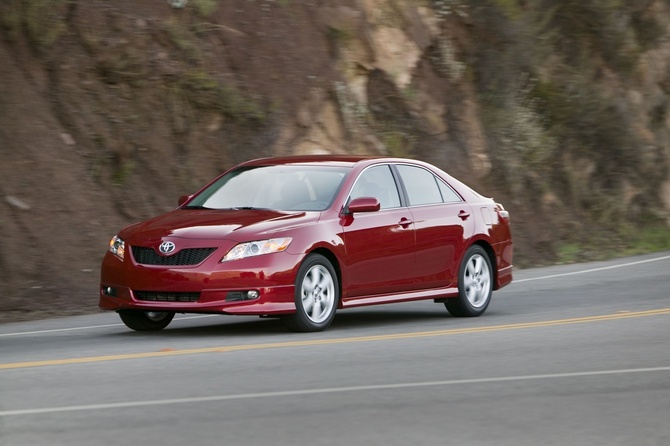 Toyota Camry SE 5-Spd MT Toyota Camry SE 5-Spd MT