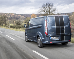 Transit Custom Kombi Trend 310L2 2.0TDCi Auto H1 - Teto Baixo