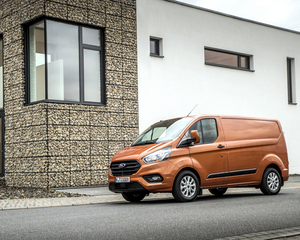 Transit Custom Kombi-Van Trend 290 L1 2.0TDCi H1 - Teto Baixo