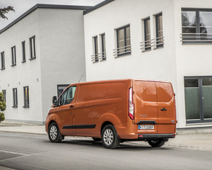 Transit Custom Kombi-Van Ambiente 290 L2 2.0TDCi H1 - Teto Baixo