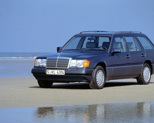1992 Mercedes station wagon #3