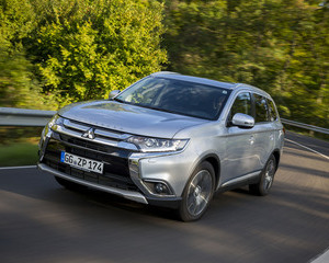 Outlander 2WD 2.2 DI-D Instyle Navi