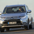 Outlander 2WD 2.2 DI-D Instyle Navi Black Edition