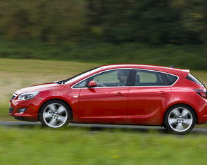 Foto Opel Astra - 1.4 Turbo Selection