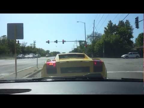 Gallardo Crashes Trying to Show Off