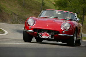 A 275 GTB4 in color to get a better sense of the car