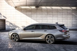 The new Opel estate flagship is 100kg lighter but still has an increased trunk volume