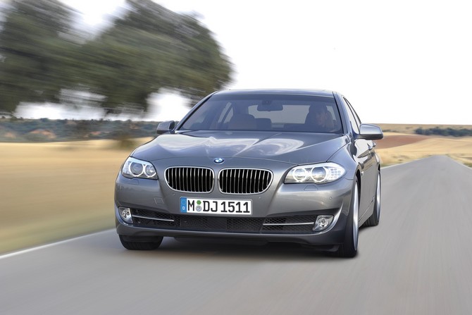 BMW 525d xDrive AT BMW 525d xDrive AT