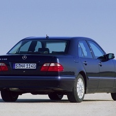 Mercedes-Benz E 240 Automatic Mercedes-Benz E 240 Automatic