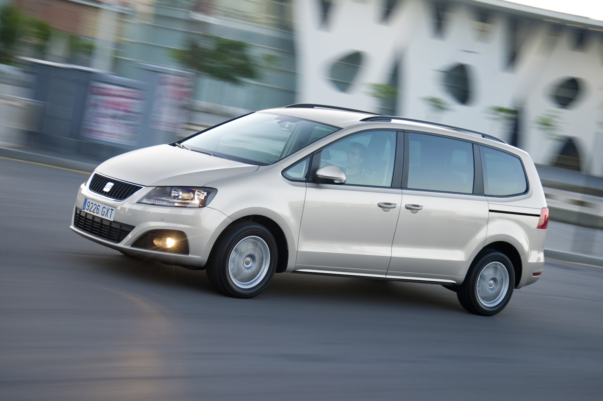 Семиместная машина. Сеат Альхамбра 2011. Seat Alhambra 2.0 TDI. Seat Alhambra 2011 TDI. Seat Alhambra (Сеат Альхамбра) 2.0 at (115 л.с.).