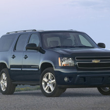 Chevrolet Suburban LS 1500 4WD