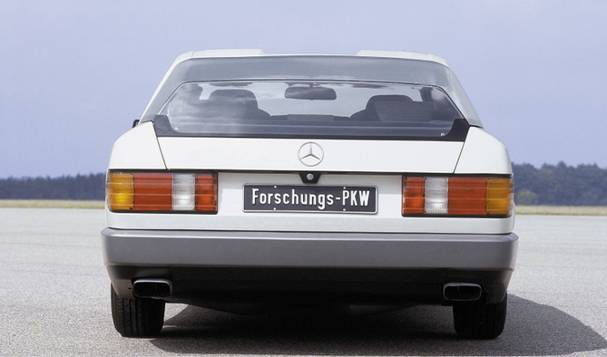 Mercedes-Benz Auto 2000 Mercedes-Benz Auto 2000
