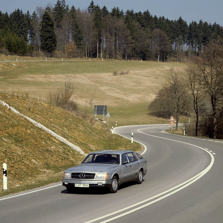 Mercedes-Benz Auto 2000 Mercedes-Benz Auto 2000