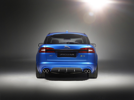 The appearance of the XFR-S Sportbrake is further enhanced through the use of gloss black trim
