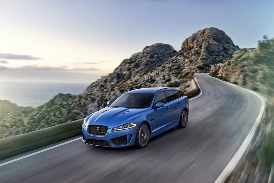 The XFR-S Sportbrake manages to accelerate from 0-100km/h in 4.8 seconds