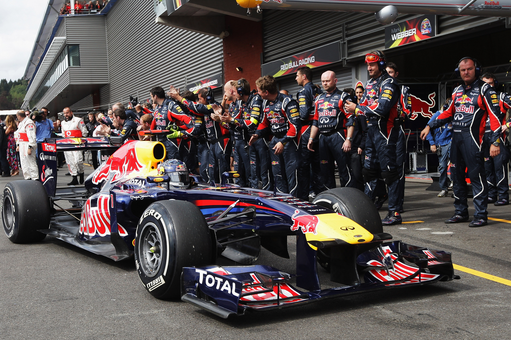 Техники формулы 1. Red bull f1 2011. Fomula 2012 rad Byll. Ред Булл формула 1. Гран при формула 1.