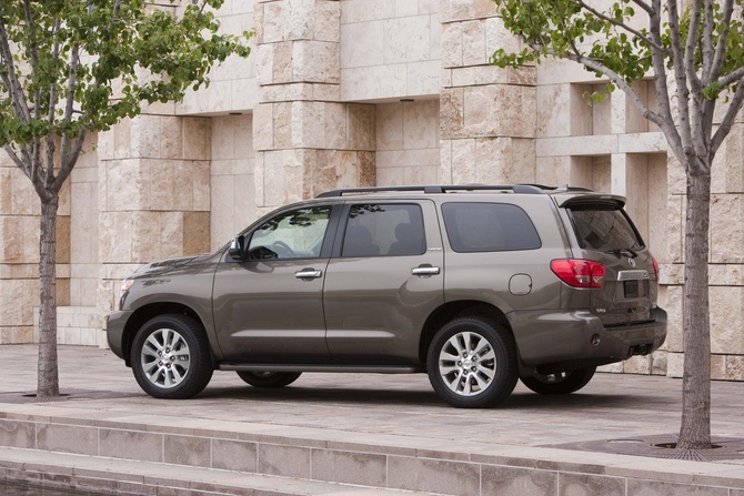 Toyota Sequoia SR5 4.6L 4X4 Toyota Sequoia SR5 4.6L 4X4