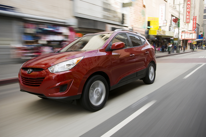 Hyundai Tucson GL Manual FWD Hyundai Tucson GL Manual FWD