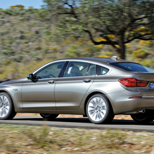 Sur la nouvelle BMW Série 5 Gran Turismo, le remodelage de la partie arrière s’est accompagné d’un agrandissement du volume du coffre de 60 lit