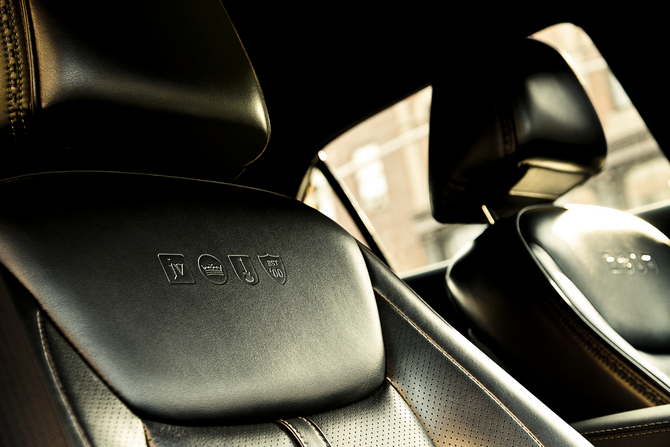 Chrysler 300C John Varvatos Edition Chrysler 300C John Varvatos Edition