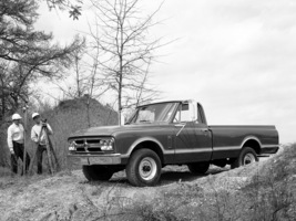 In 1967, GMC added the 1500, 2500 and 3500 towing designations