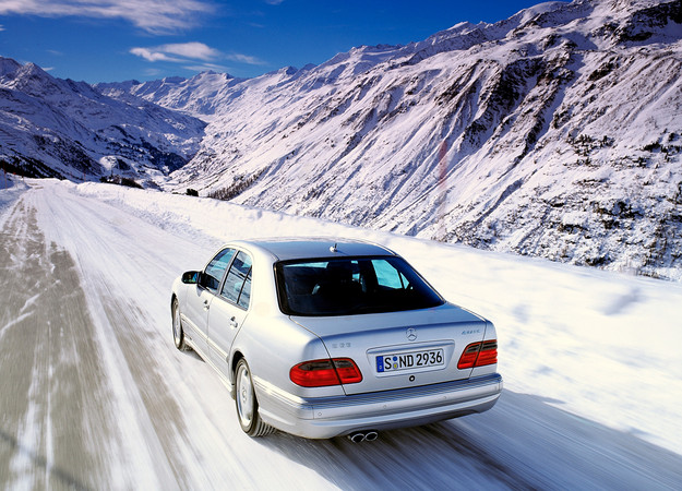 Mercedes-Benz E 55 AMG 4-MATIC Mercedes-Benz E 55 AMG 4-MATIC