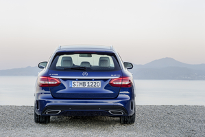 The model is 4702mm long, 96mm longer than the previous generation, and 80mm longer wheelbase, with 2840mm
