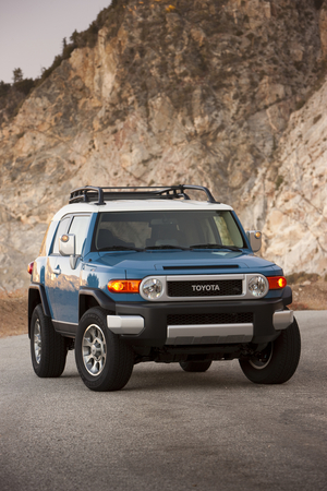 Toyota FJ Cruiser 4X4 MT Toyota FJ Cruiser 4X4 MT