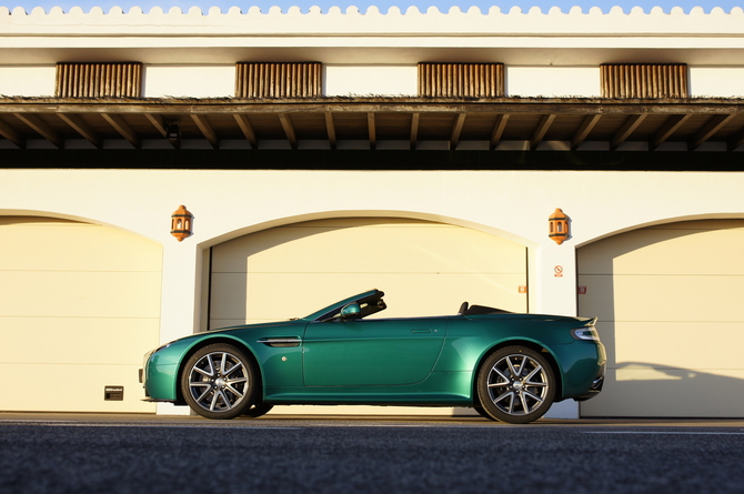 Aston Martin V8 Vantage 4.7 S Roadster Aston Martin V8 Vantage 4.7 S Roadster