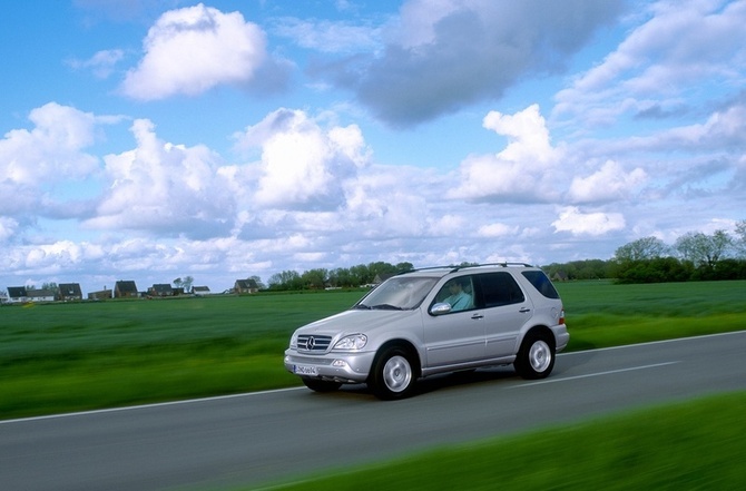 Mercedes-Benz ML 320 Mercedes-Benz ML 320