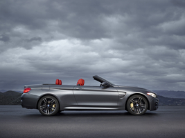 The M4 Convertible is equipped with the 3.0 six-cylinder twin-turbo engine with 430hp and 550Nm torque