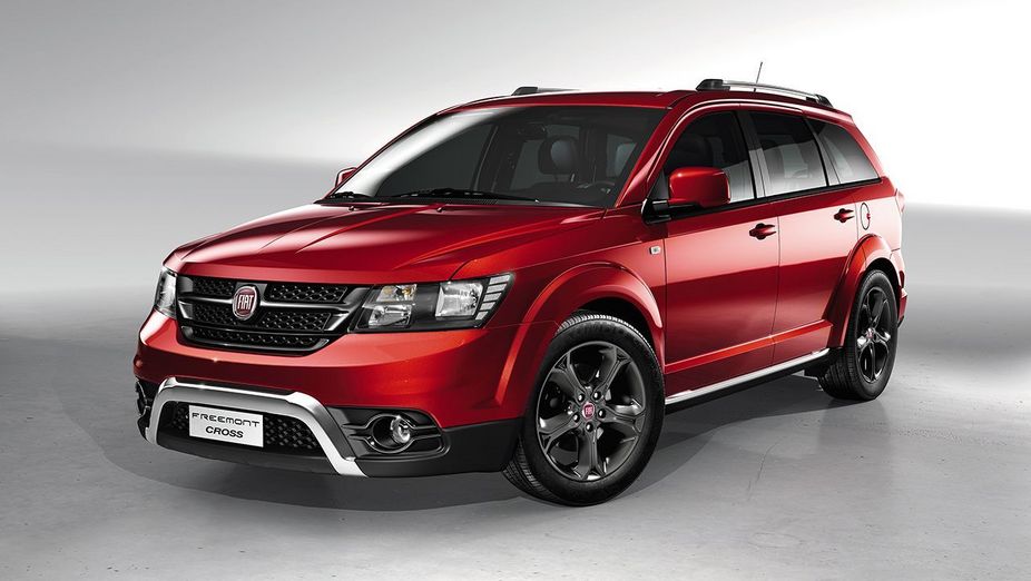 Fiat Freemont gets a distinctive appearance thanks to the brand-new front and rear bumpers with Platinum Chrome details