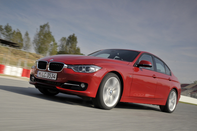 BMW 320d EfficientDynamics Sport Line AT BMW 320d EfficientDynamics Sport Line AT